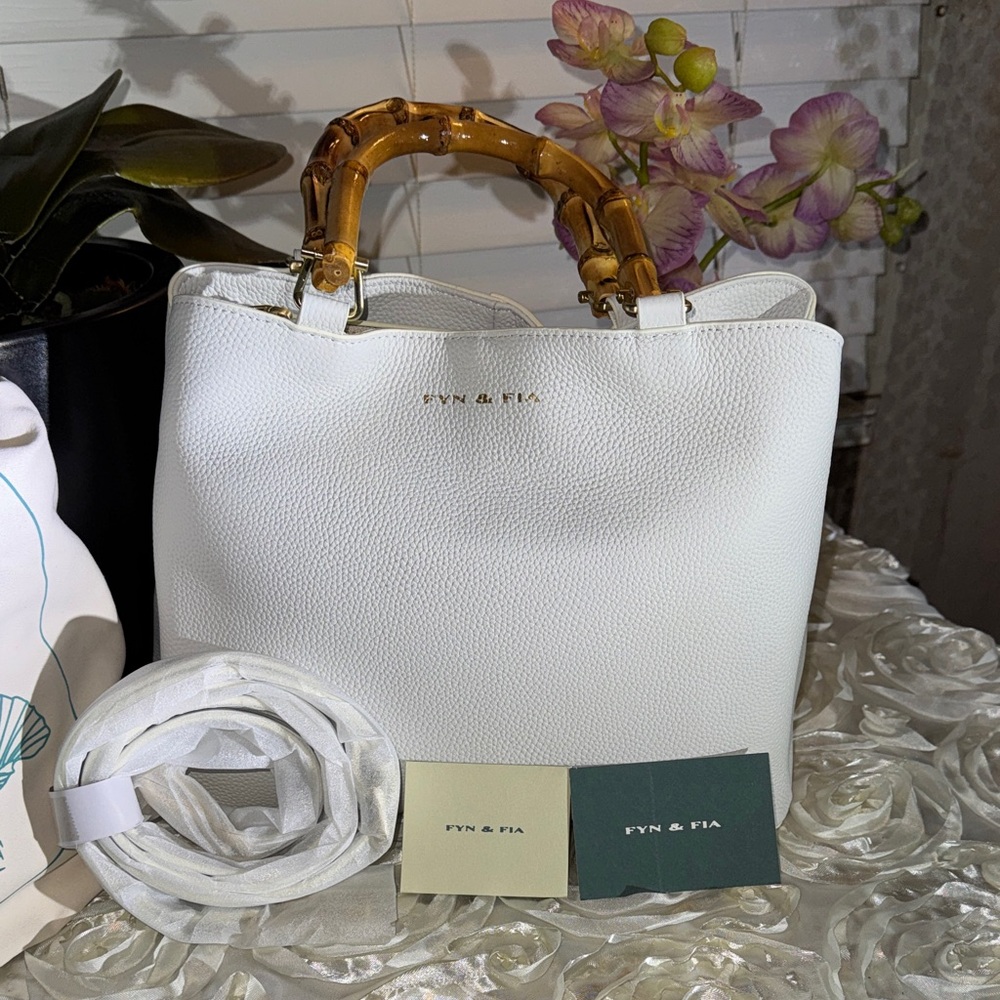 Elegant White Leather FYN & FIA Isabella Handbag with Bamboo Handles - Picture 3 of 7
